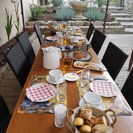Bed & Breakfast L'oustau Du Murier *