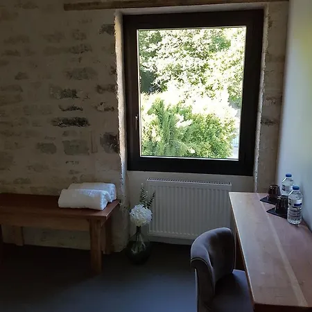 L'oustau Du Murier Bed & Breakfast